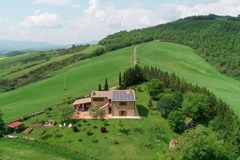 Il Casale con tre viste, a 360° panoramic view overlooking rural landscape