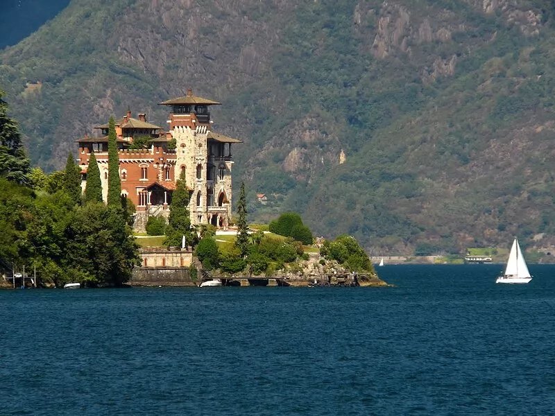 Spacious Penthouse With Front Terrace &, 5 Lake View Balconies