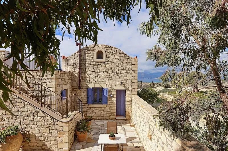 Beautiful Villa near Sea in Kamilari