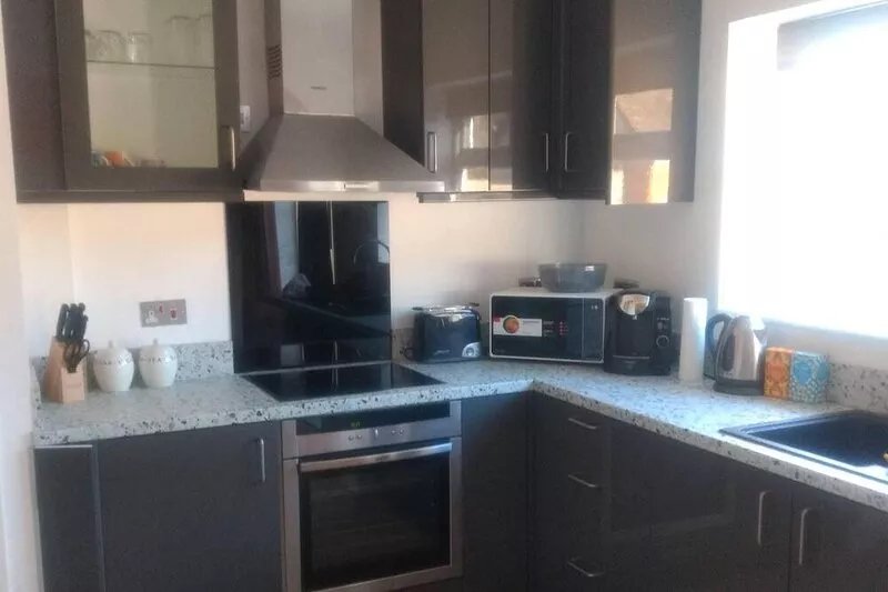 3bed 3bath, parking, disney+, nr towncentre and racecourse