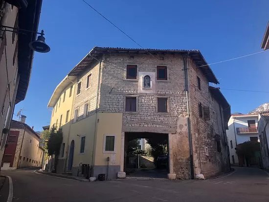 Le Edicole Votive Del Borgo