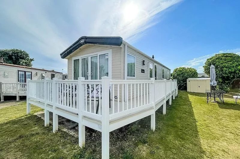 Stunning 6 berth caravan with decking at Cherry Tree Park in Norfolk ref 70802C