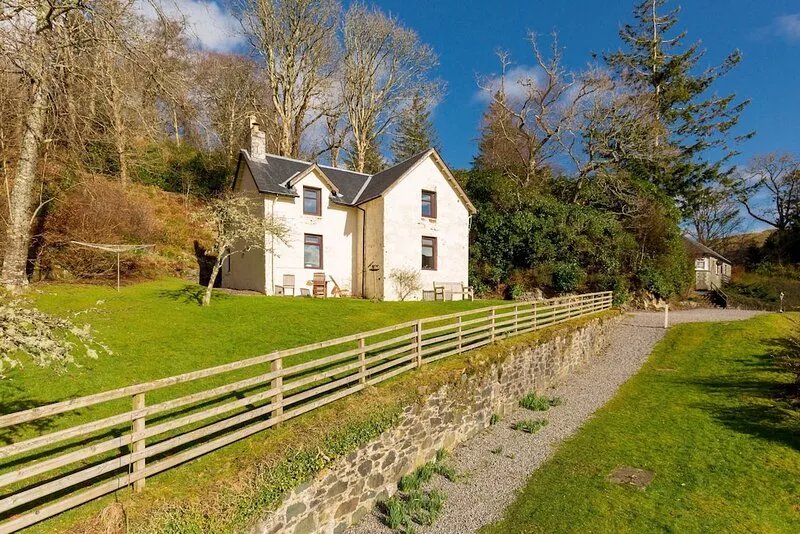 Beechwood House -  a detached cottage that sleeps up to 6 guests