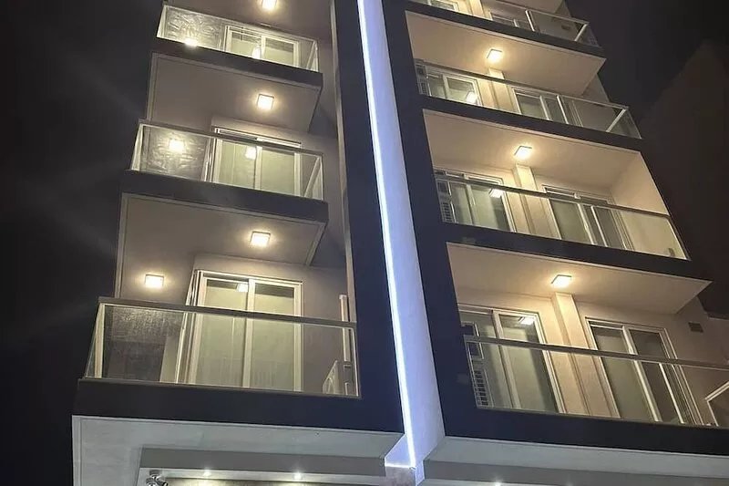 This apartment is a 1 bedroom(s), 1 bathrooms, located in San Pawl il-Baħar