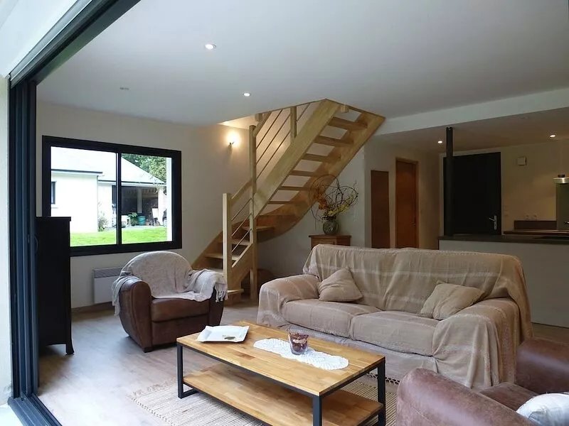 Small modern house tidy.
