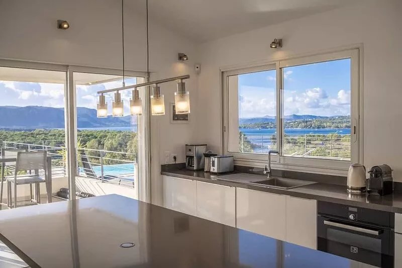 SEA VIEW Magnificent villa 8pers HEATED SWIMMING POOL
