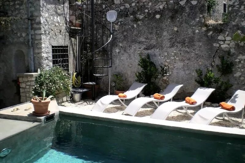 Sermoneta, Historic Stone Village House with Pool, in a Medieval Hill Town