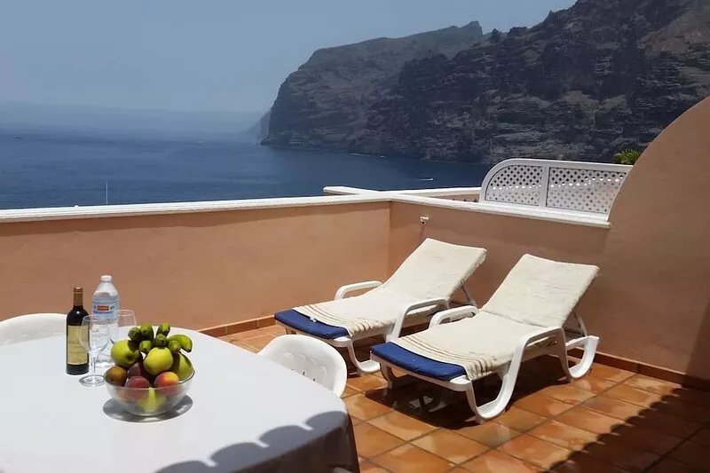 SUPERB APARTMENT WITH SPECTACULAR CLIFF SUN TERRACE AND SEA VIEWS boasting. 1