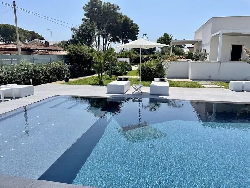 LM7 VILLA a stone's throw from the sea, Infinity Pool, Hydro, Wi-Fi, Garden
