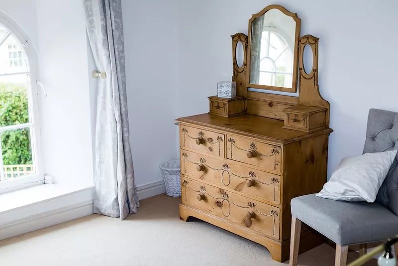 A charming Grade II listed former Chapel in a tucked away peaceful location