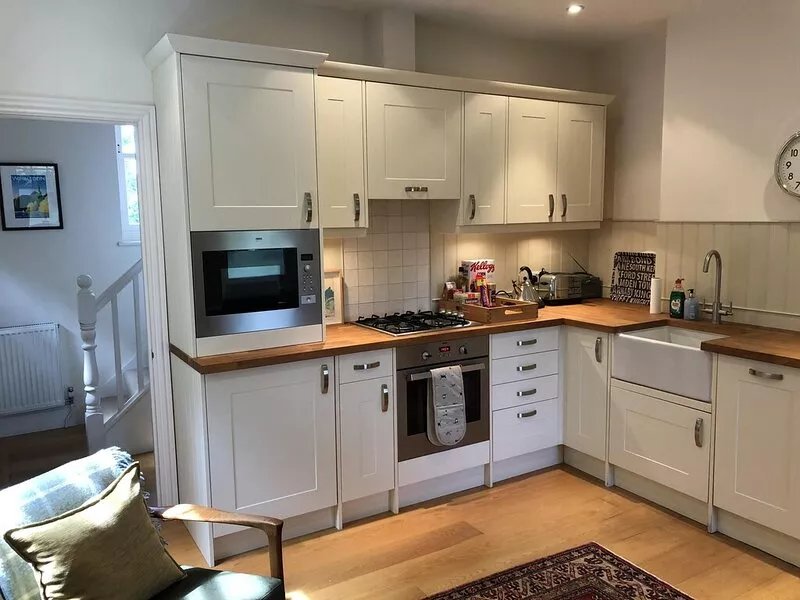 Tranquility in the heart of Wimbledon Village with stunning Common views