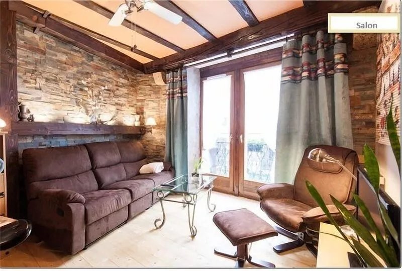 Luxury charming apartment 4* with balcony in the Old Town of Annecy