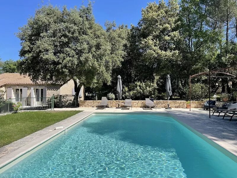 Luberon, charming house with private pool, 3 bedrooms, 2 baths, view, quiet