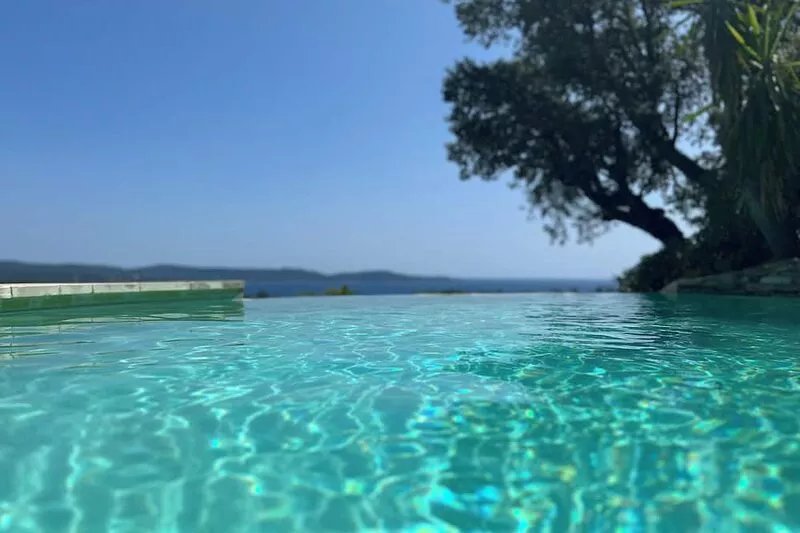 GOLF DE ST TROPEZ, 4* Villa with sea view and harbour Infinity pool