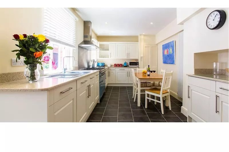 Market Place - sleeps 8 guests  in 4 bedrooms