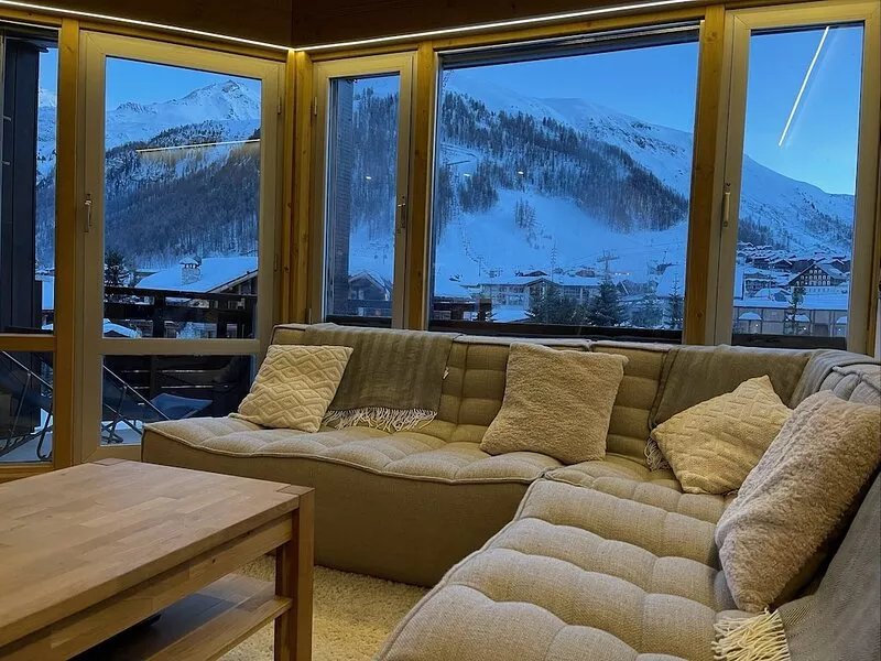 Duplex 70m2 facing south ideally located 250m from the start of Solaise