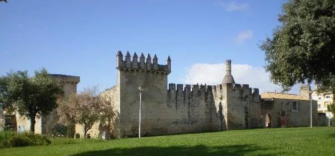 Galeria Municipal do Castelo de Pirescouxe