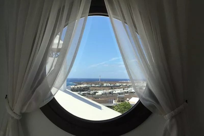 Best Sea Views, Sun-Filled Villa on 1100m2 plot. Large Pool & Great Sun Terraces