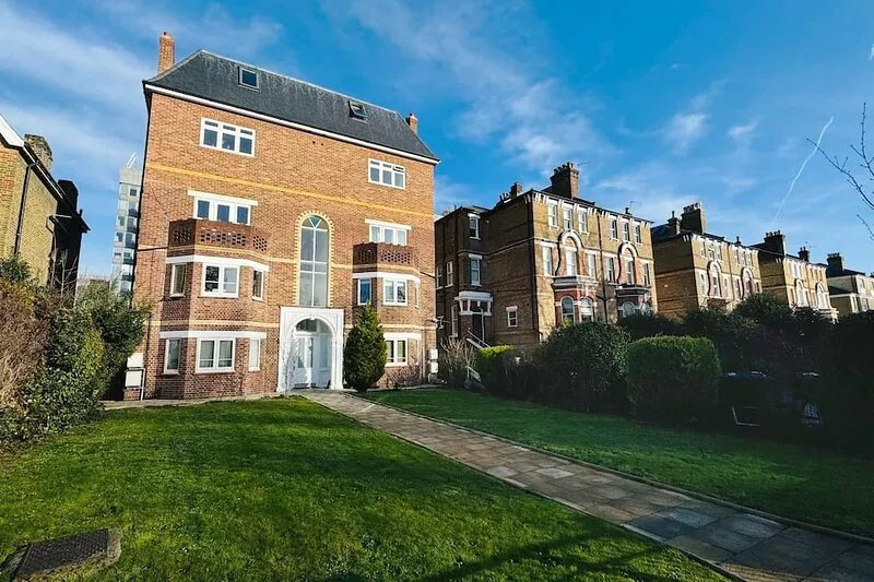 Newly Renovated Stylish London Sanctuay