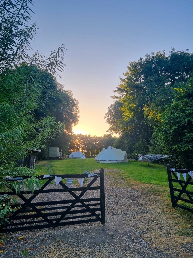 The Queens Head Glamping