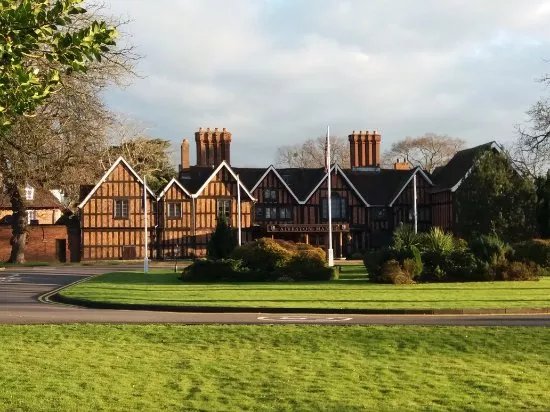 Macdonald Alveston Manor Spa