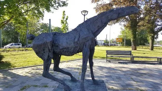 Skulptur "Schreiender Hengst"