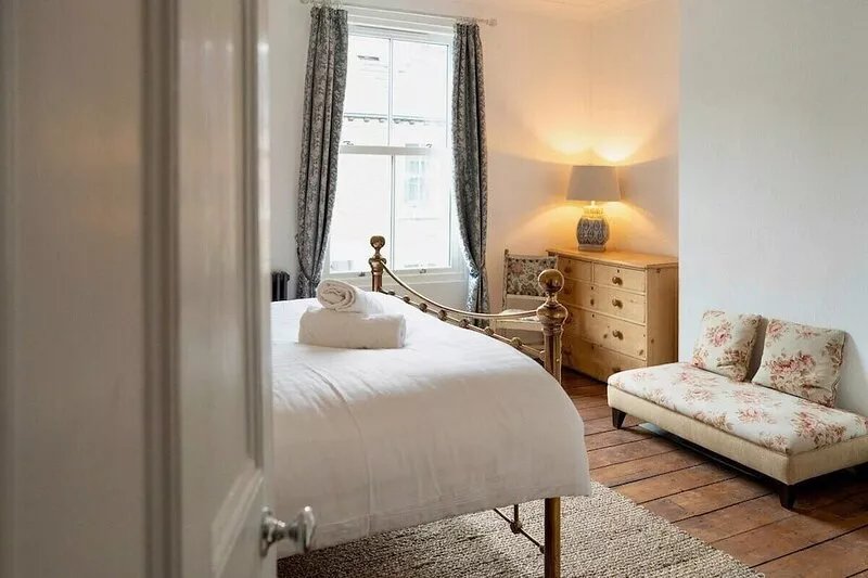 Stylish Retreat Inside City Walls
