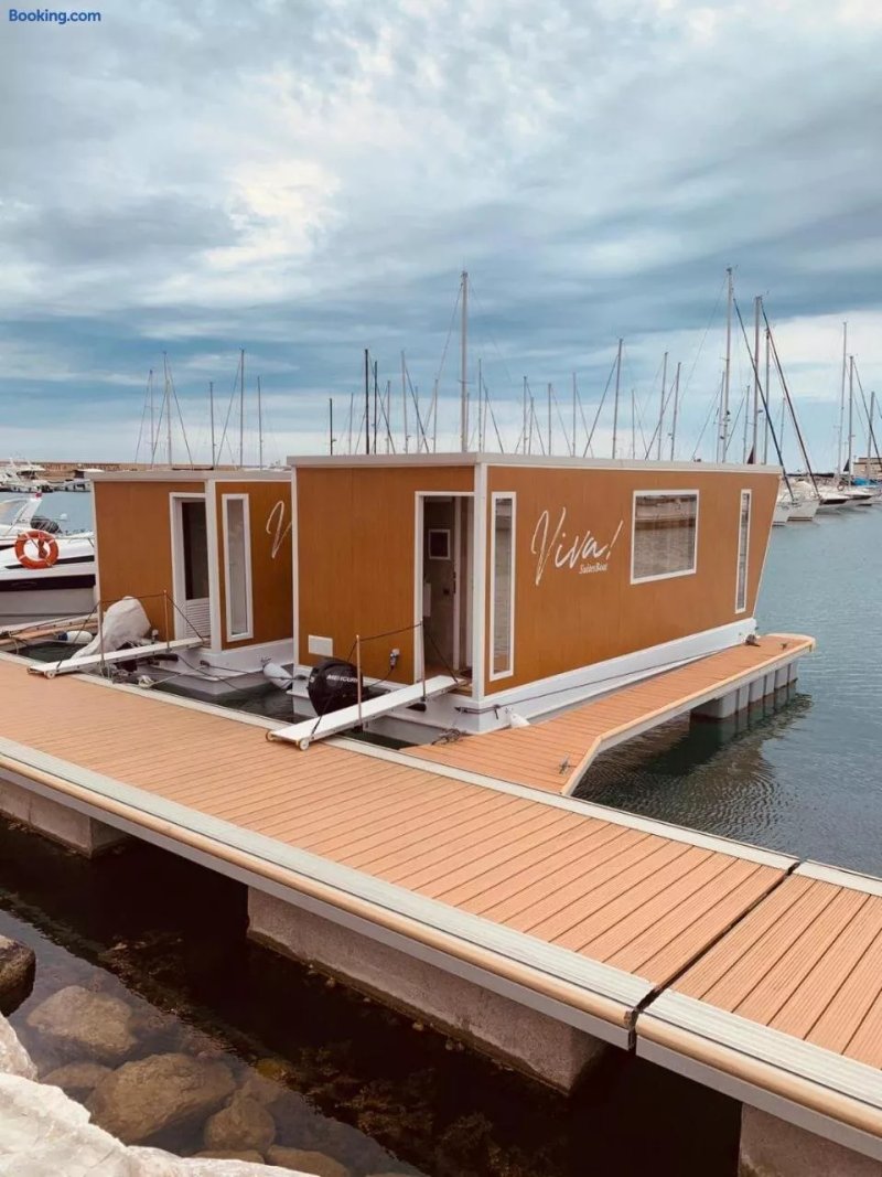 Viva Suites Boat