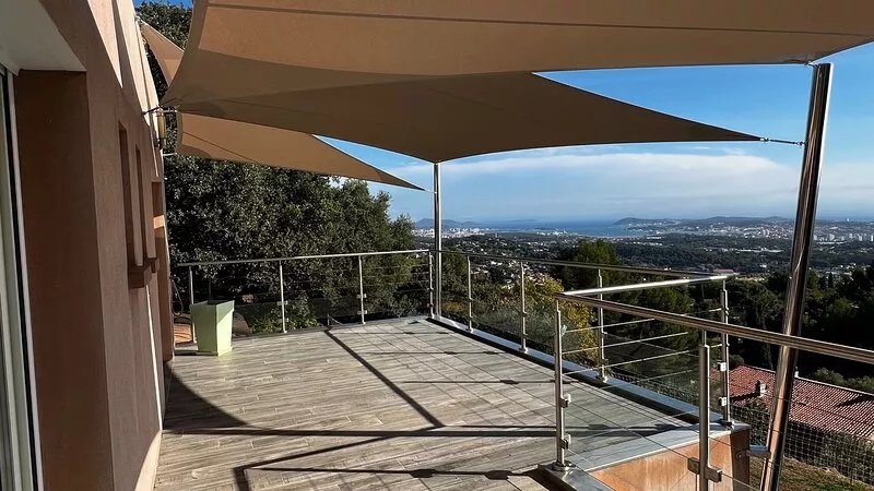 NEW VILLA WITH POOL AND EXCEPTIONAL SEA VIEW IN OLLIOULES