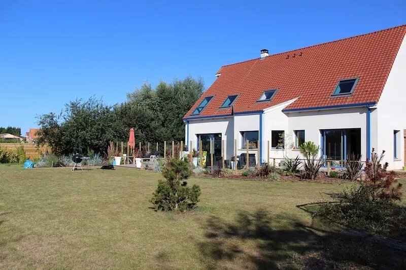 Contemporary house 240m² with outdoor JACUZZI
