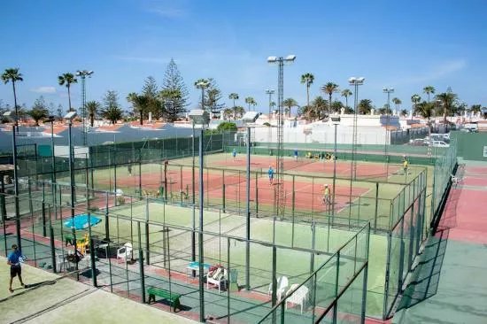 Club de Tenis y Padel Holycan