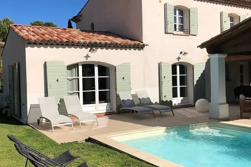 Villa with heated pool in the heart of the Pont Royal Golf Club