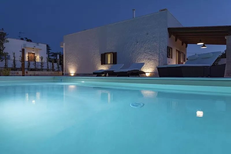 Lovely little house with private pool and flower garden - Sea of Monopoli