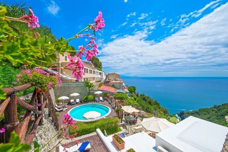 Amalfi villa with swimming-pool and beautiful gardens