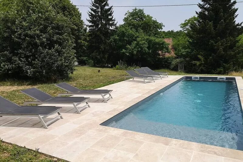 Villa, 3 bedrooms, 2 bathrooms, garden + pool on 10 hectares of nature