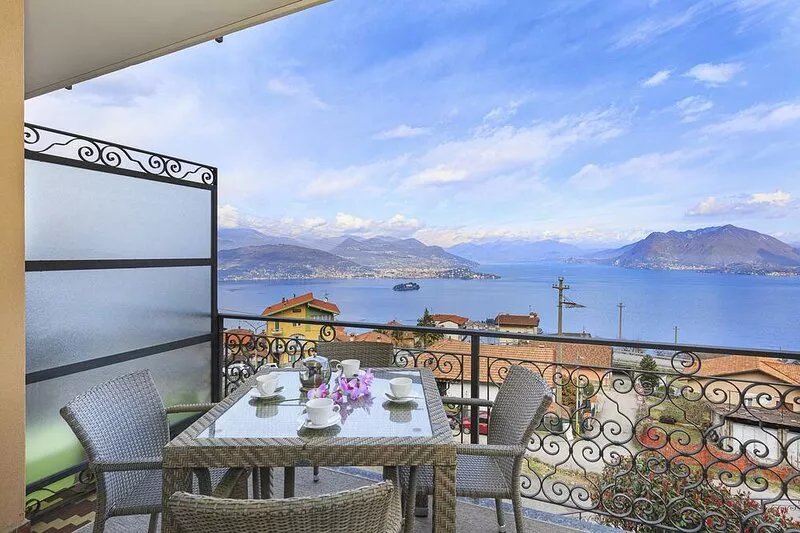 Lake View, Luxury Apartment in Someraro, Stresa - Apartment EAST