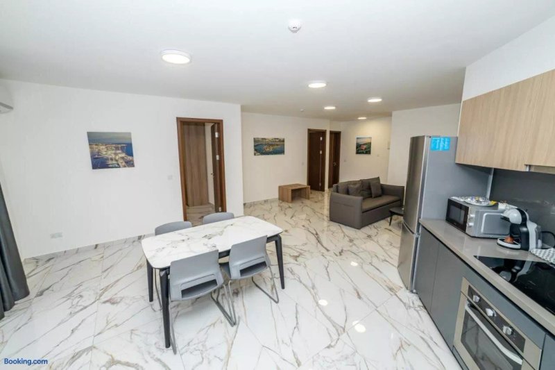Charming 2-Bedroom, 2-Bathroom Apartment in Central Malta