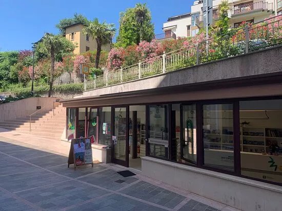 IAT Ufficio Turistico Gardone Riviera