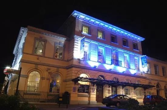 Queen's Theatre