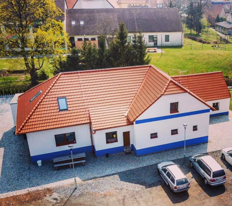 Cechuv Dvur