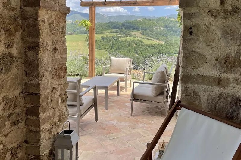 Idyllic privacy - 360° views, pool, air conditioning, pizza oven & bocce court