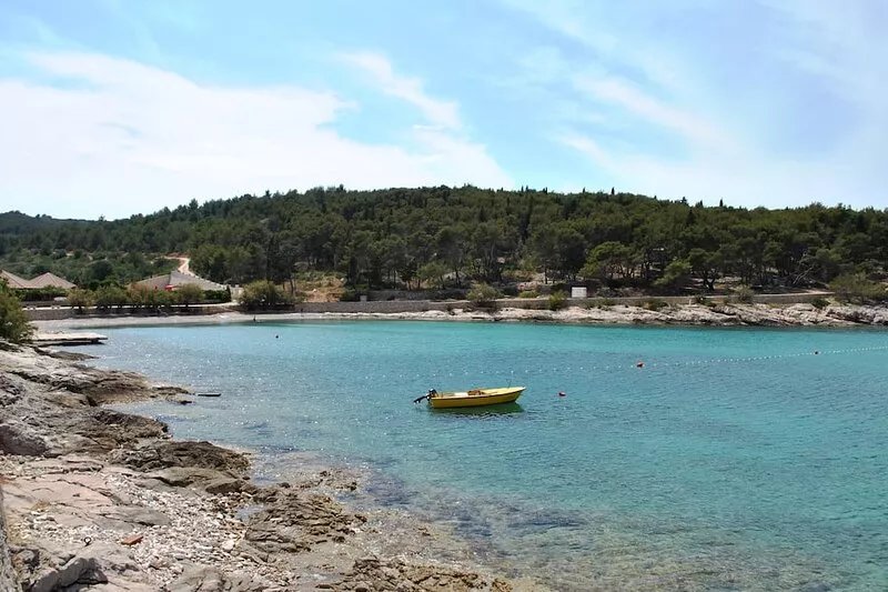 Spacious villa with private pool, sea views, terraces and gardens, 150m to beach