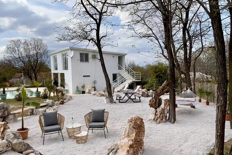 The Rock Star's  Villa with Private Pool and Beach