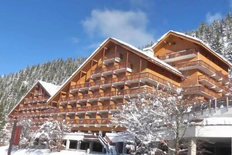 Chandonnelles 8 - 150m from the ski pistes