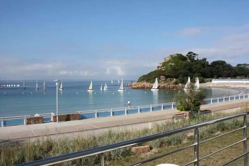 Brittany Trébeurden Residential flat directly on the beach