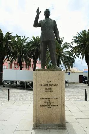 Estatua Ao Dr. Jacinto Nunes