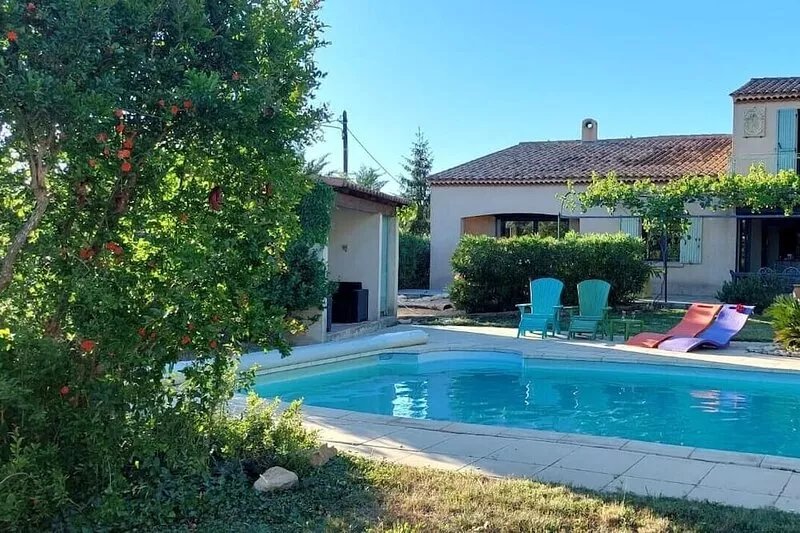 Provencal villa between Aix en Provence and Camargue