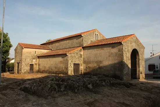 Igreja Mocarabe de Sao Pedro de Lourosa