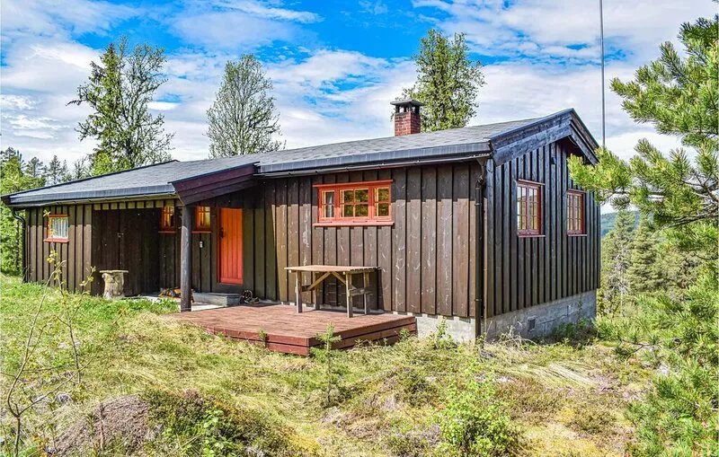Nice home in Heggenes with house a mountain view