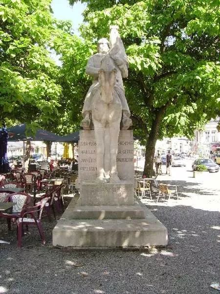 Monument au 4eme Regiment de Lanciers